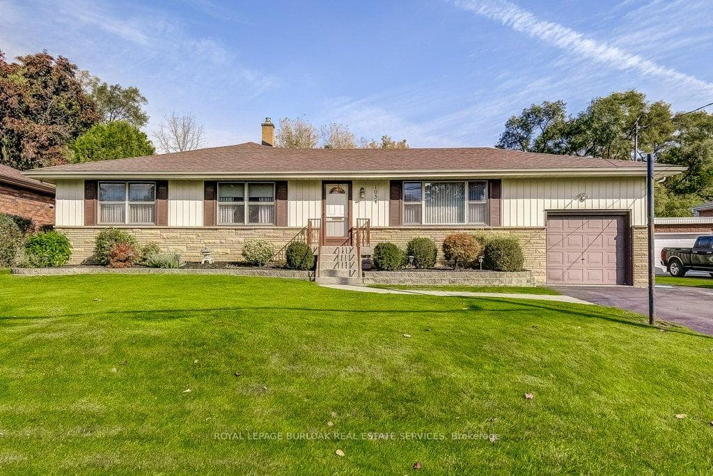 1054 Shepherd's Drive photo 1