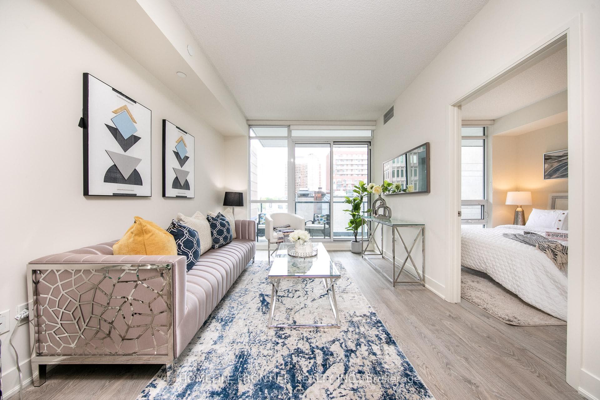 30 Roehampton Avenue Unit 412 photo 1