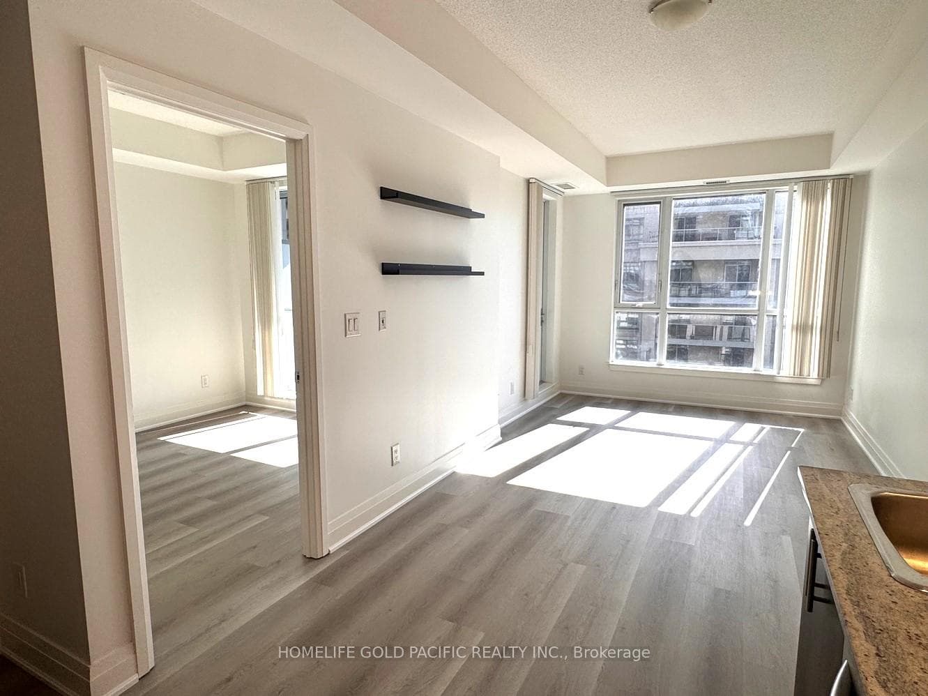 17 Kenaston Gardens Unit 411 photo 9