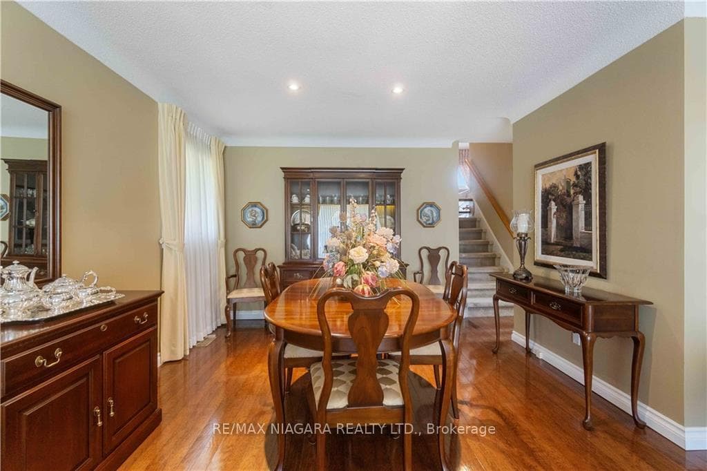 6950 Waterloo Drive photo 3