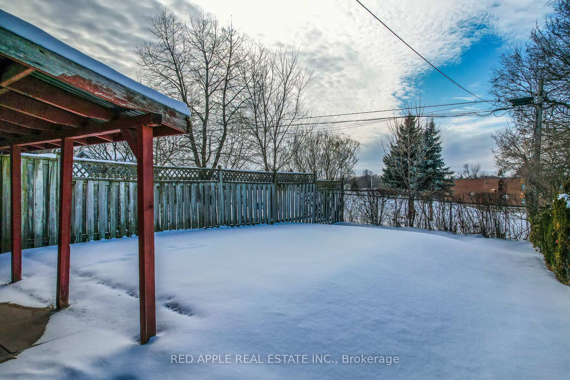763 SUNNYPOINT Drive photo 8