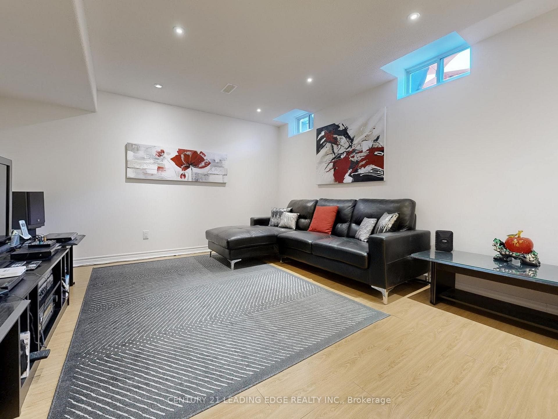 89 Sanderson Road photo 28