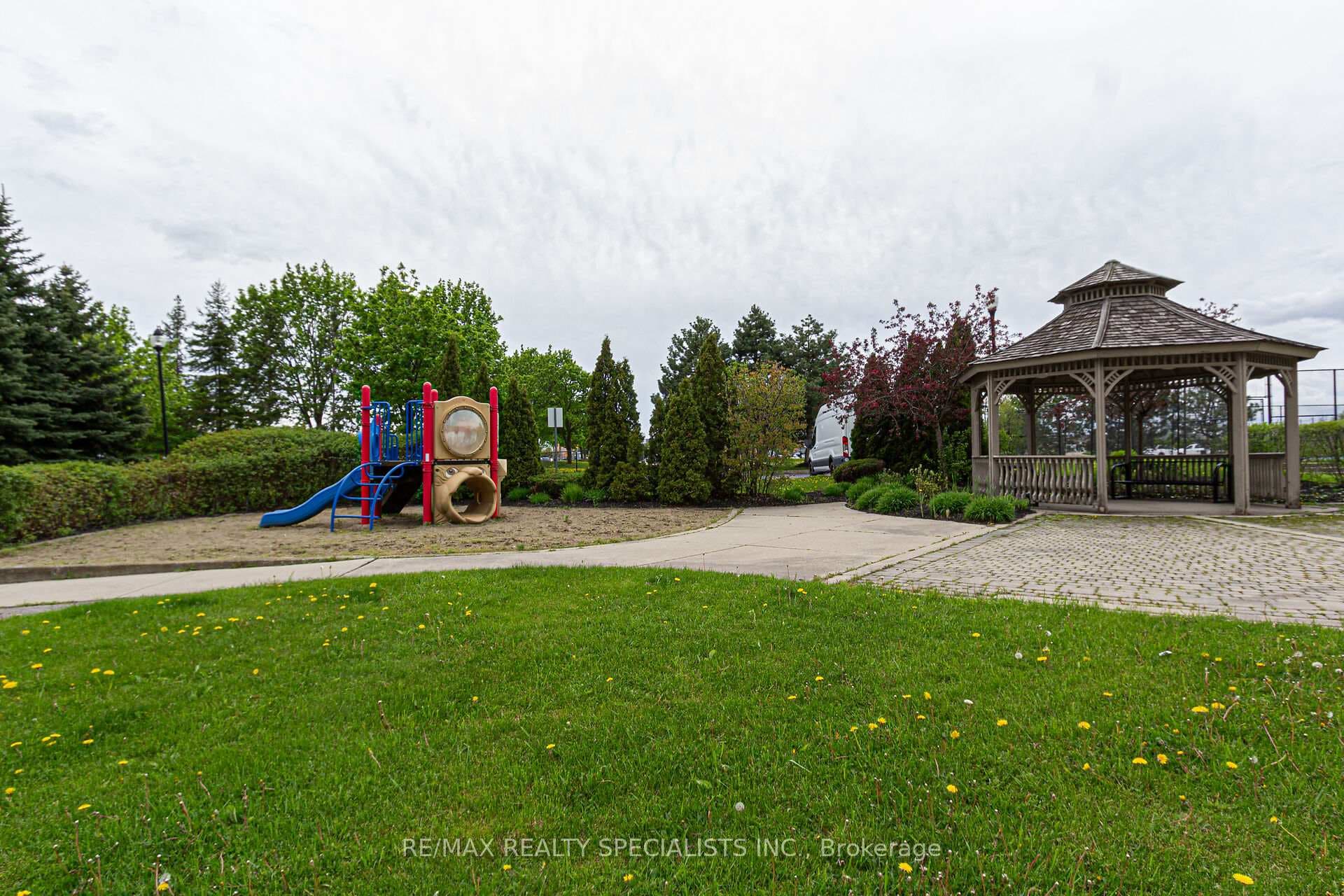 2585 ERIN CENTRE Boulevard Unit PH7 photo 30
