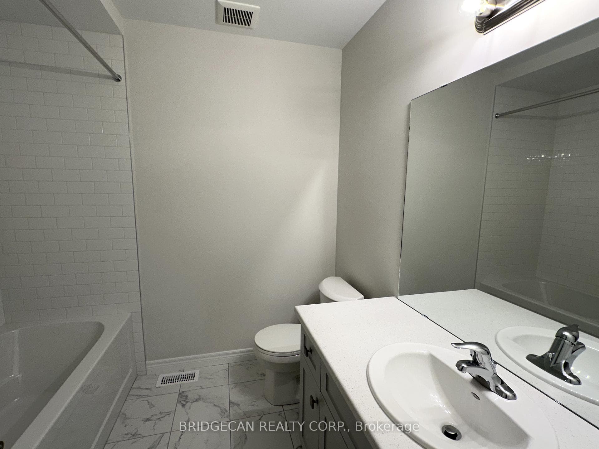 35 Lloyd Davies Way photo 16