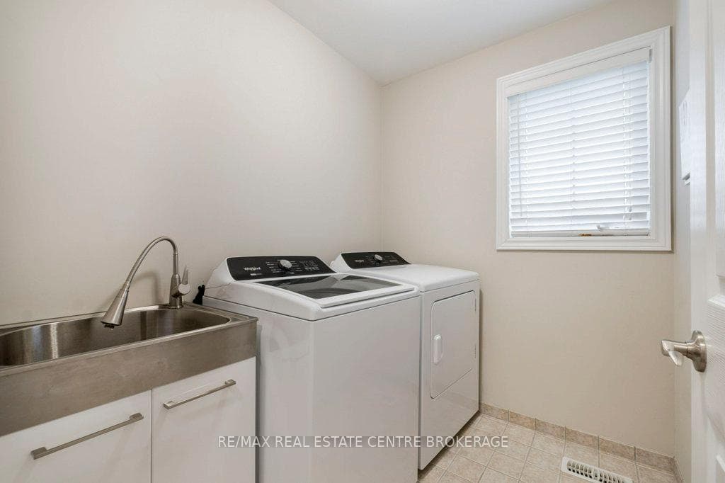 4028 ALEXAN Crescent photo 27