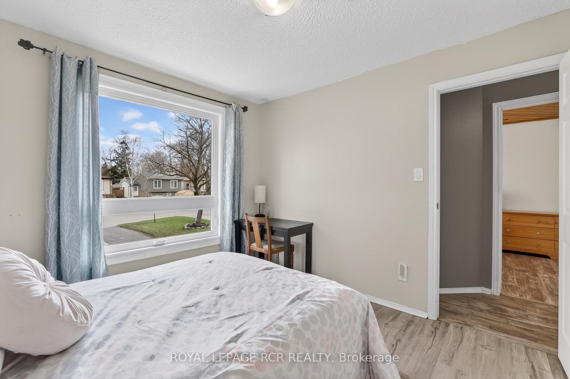 296 Whitehead Crescent photo 14