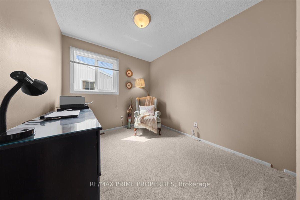 Secondary bedroom
