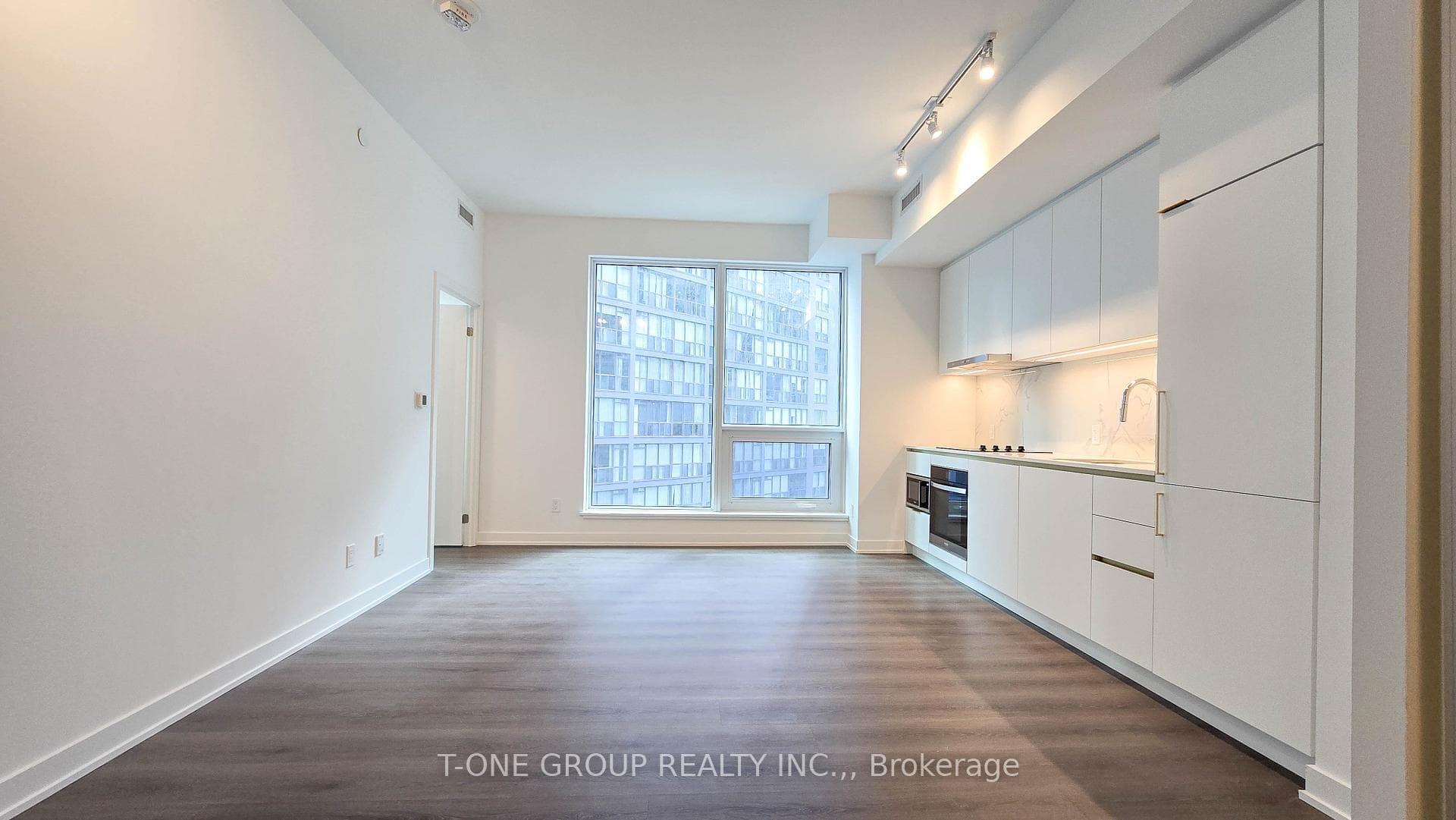 8 Wellesley Street Unit 603 photo 2