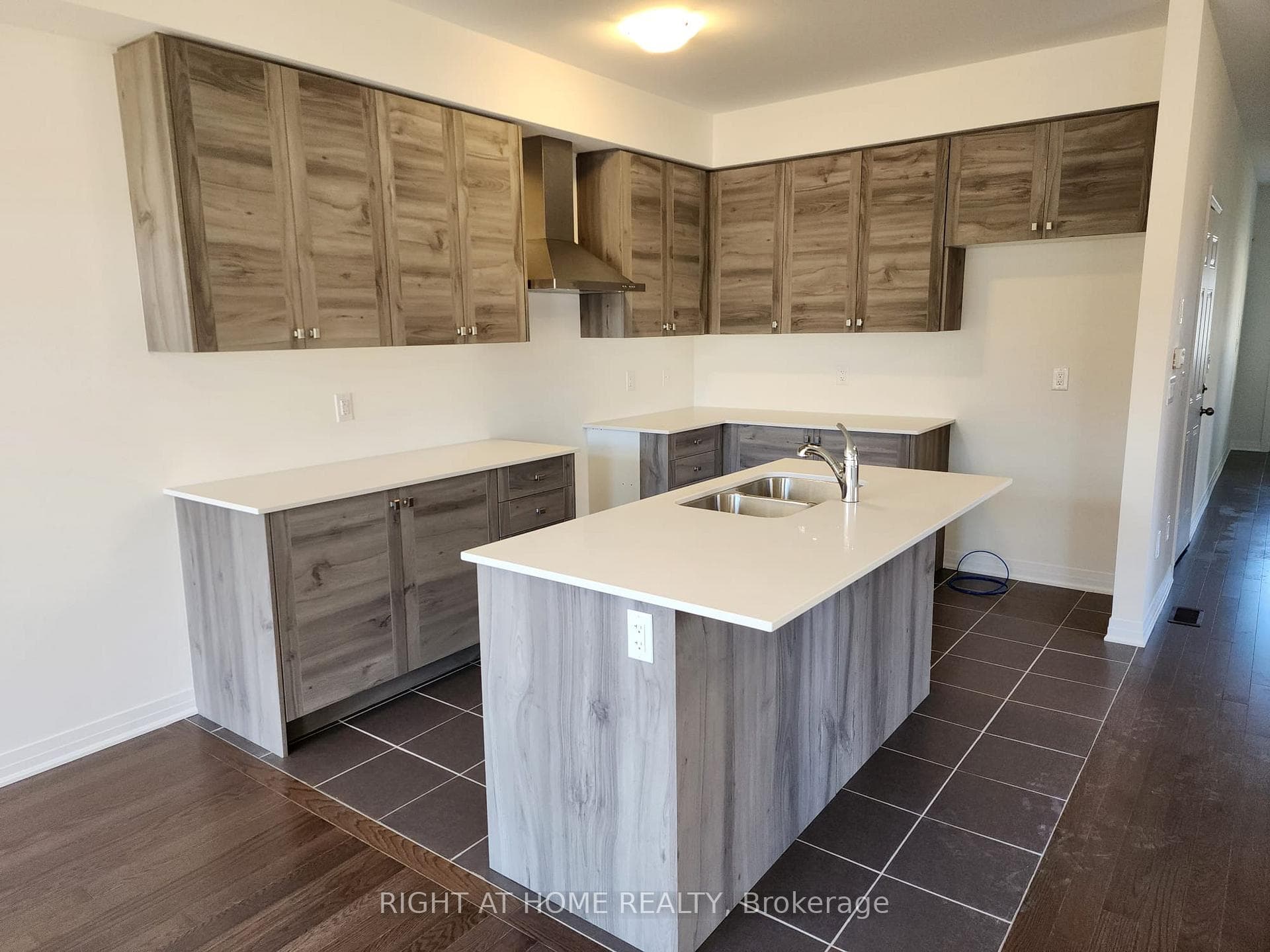 8 Brixham Lane photo 2