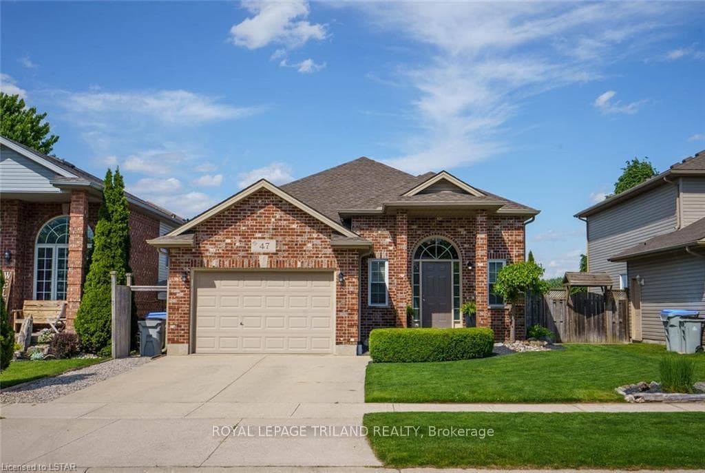 47 WILLOW Crescent photo 2