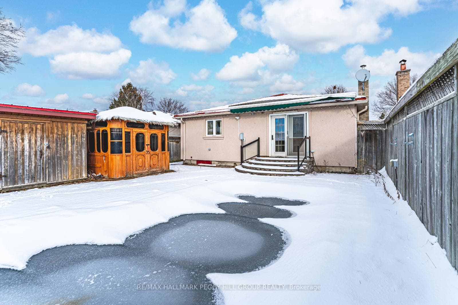 136 Lillian Crescent photo 13
