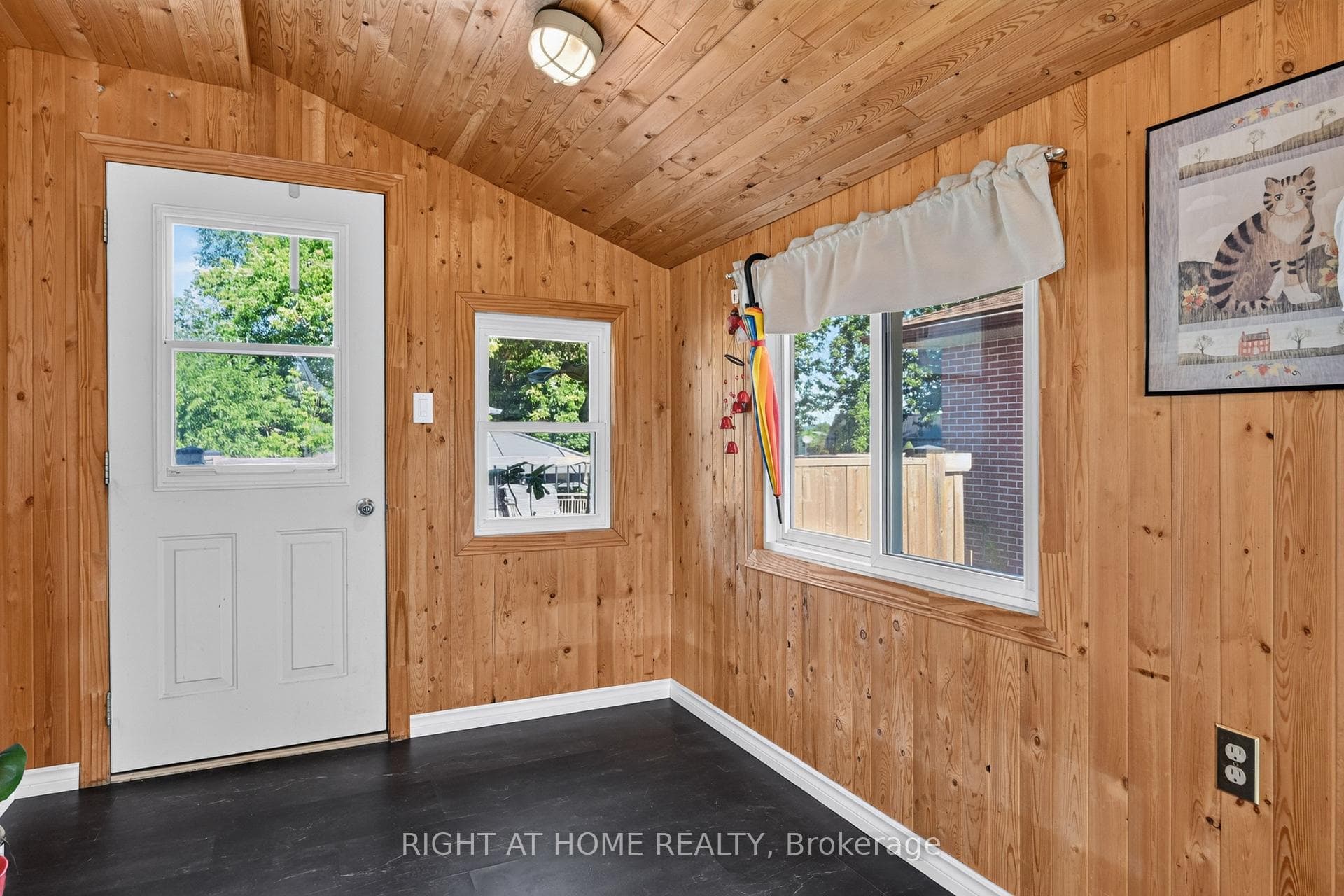 Mudroom/Foyer Area