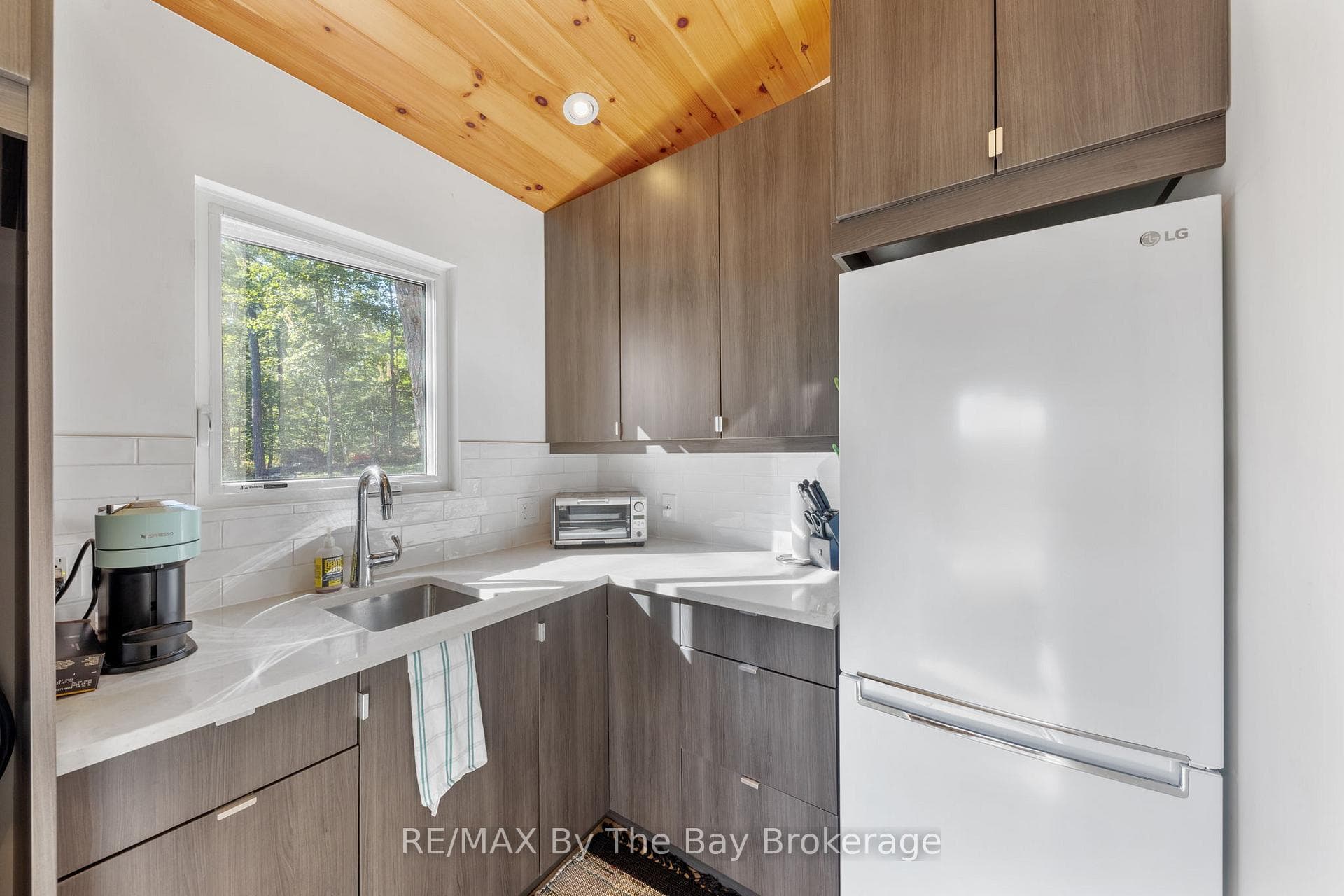 18152 Georgian Bay Shore N/A photo 27