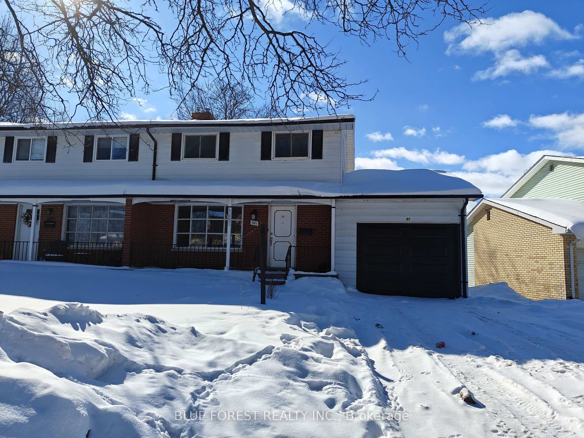 681 Galloway Crescent photo 1