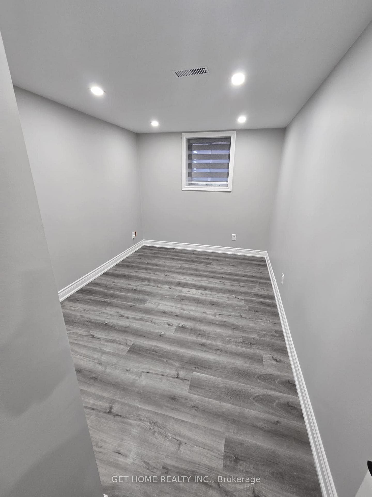 99 Maskell Crescent Unit Bsmt photo 4