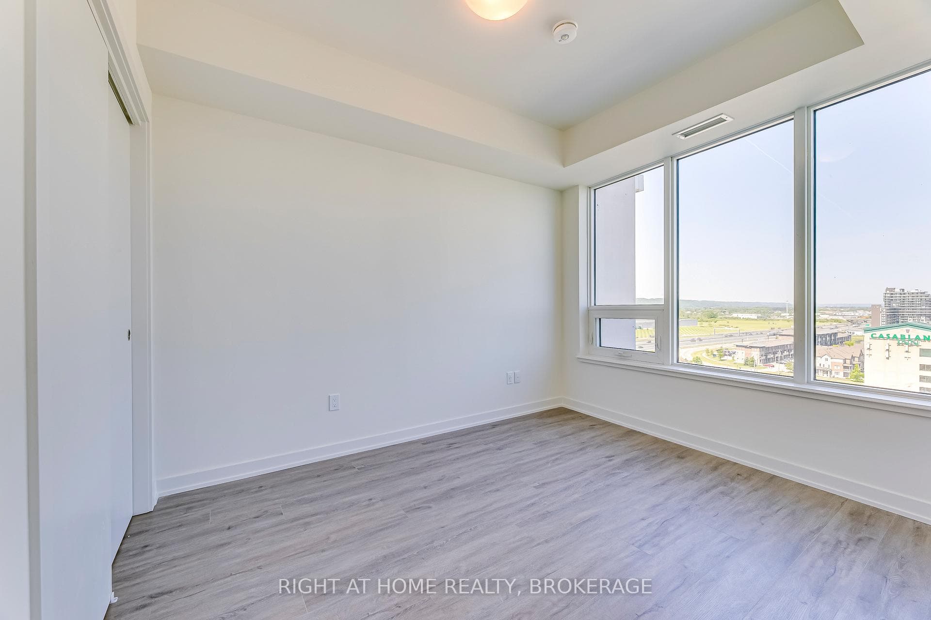 385 Winston Road Unit 1103 photo 15