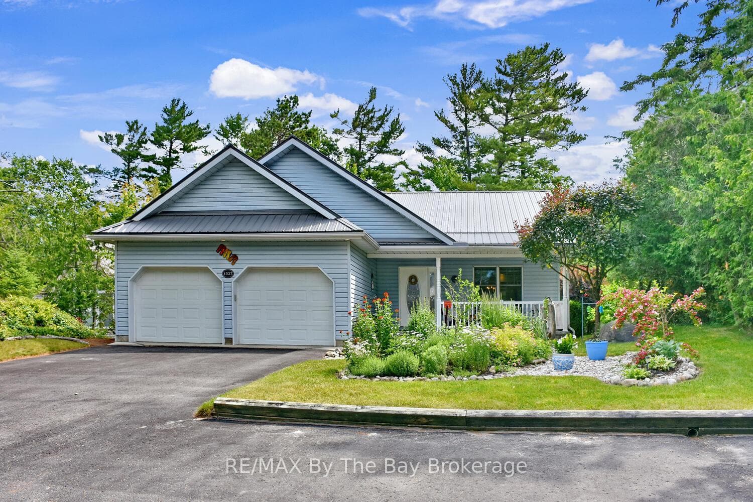 1327 RIVER Road photo 2