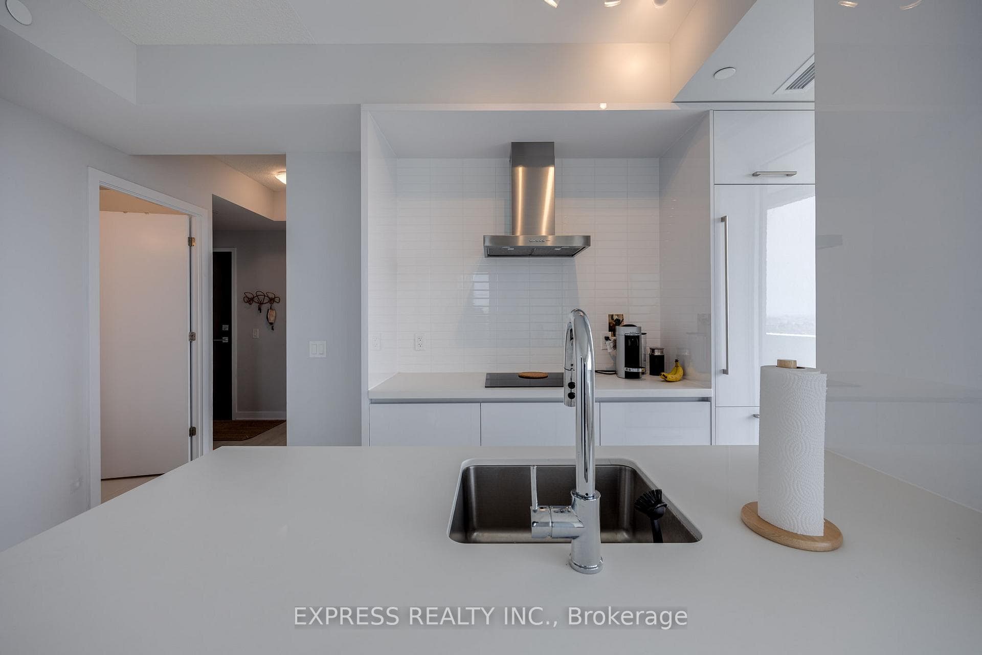 2221 Yonge Street Unit 5209 photo 5