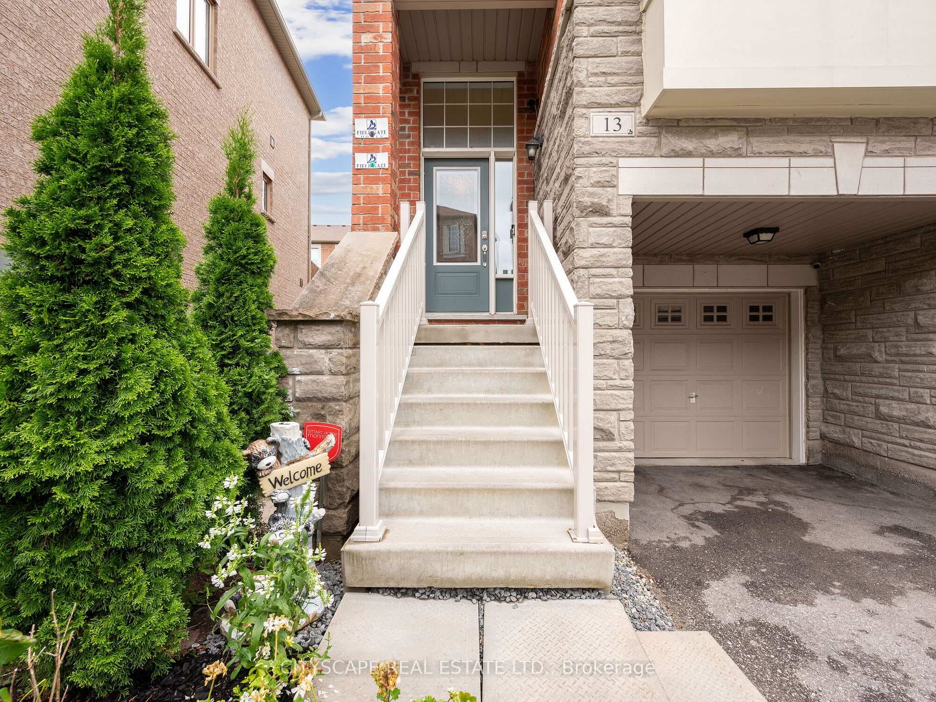 13 Aspen Hills Road photo 4