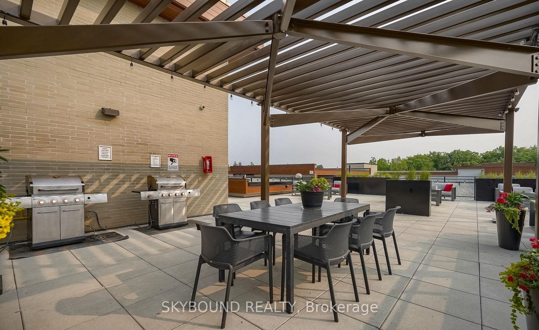 1575 Lakeshore Road Unit 143 photo 35