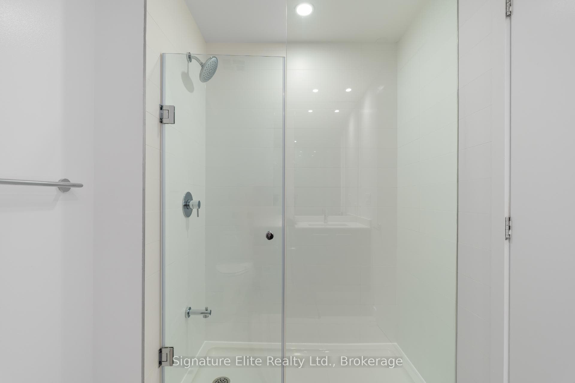 1075 Queen Street Unit 309 photo 9