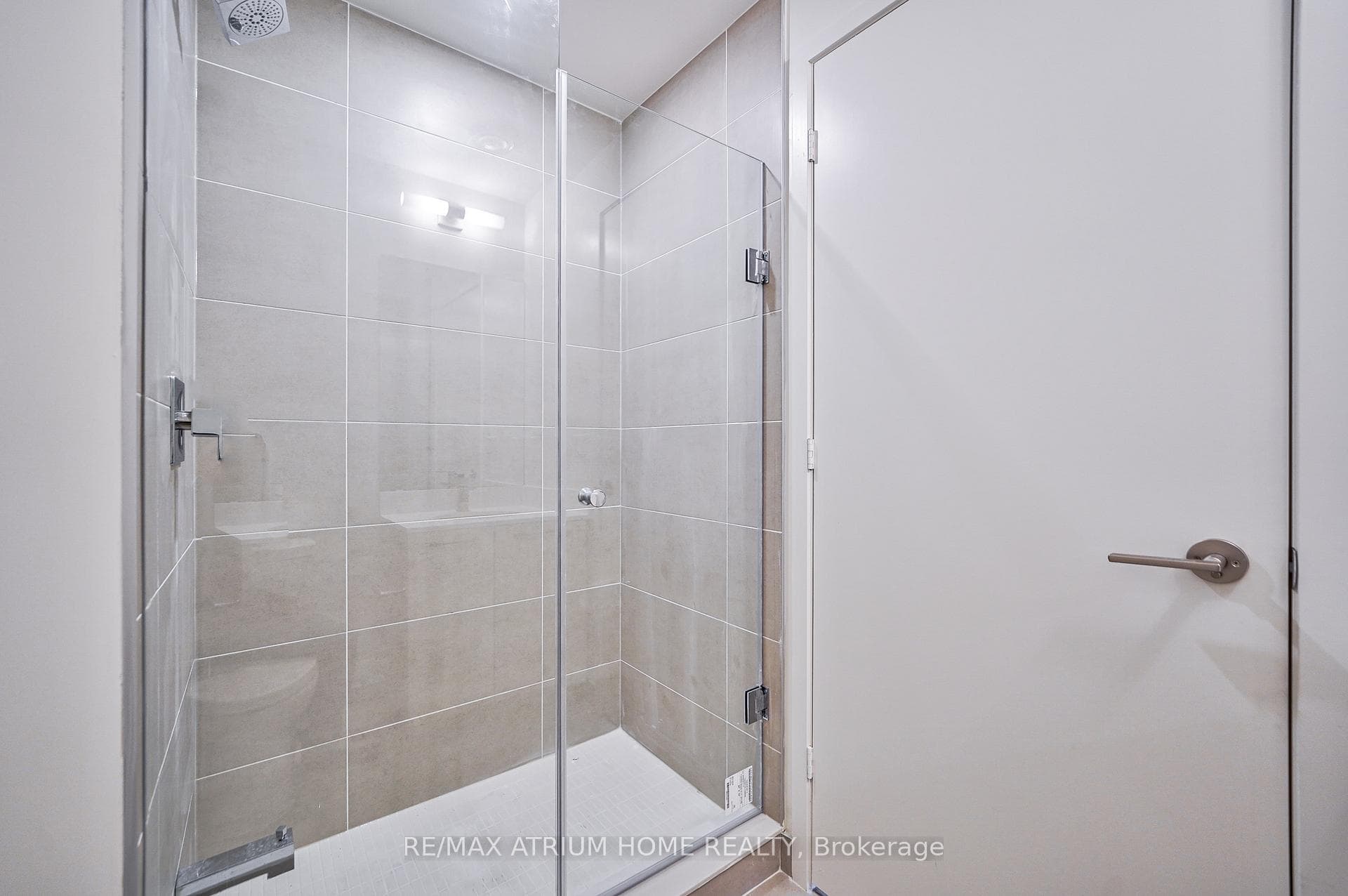 65 Mutual Street Unit 2704 photo 7