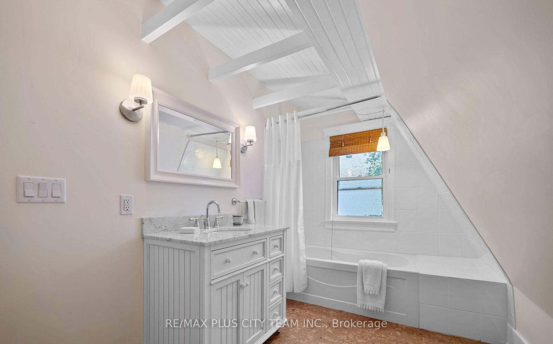4 Wyckliffe Avenue photo 29
