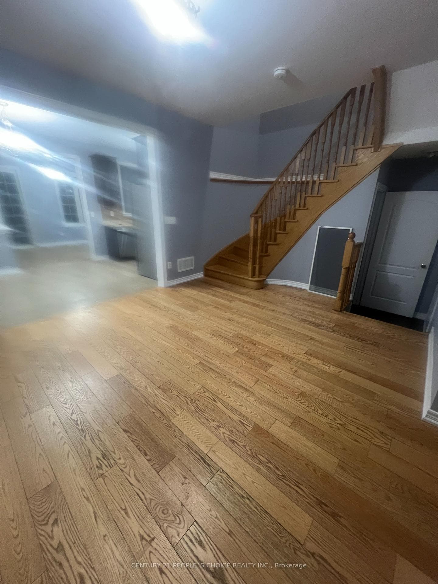 85 Aspermont Crescent photo 9