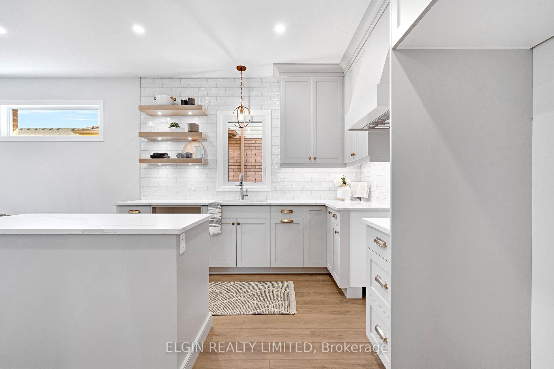97 Keba Crescent photo 6