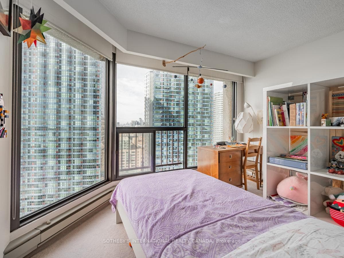65 Harbour Square Unit 2204 photo 22