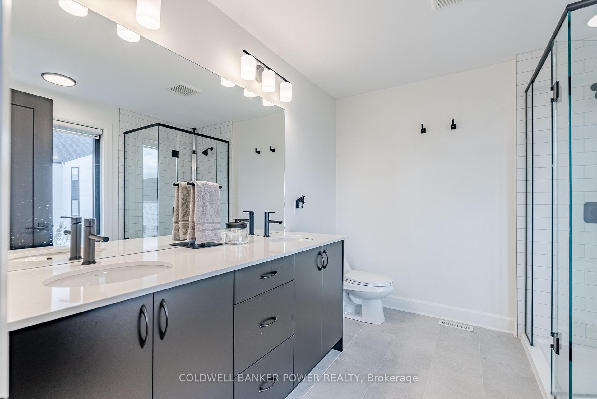 903 UPPERPOINT Avenue photo 20