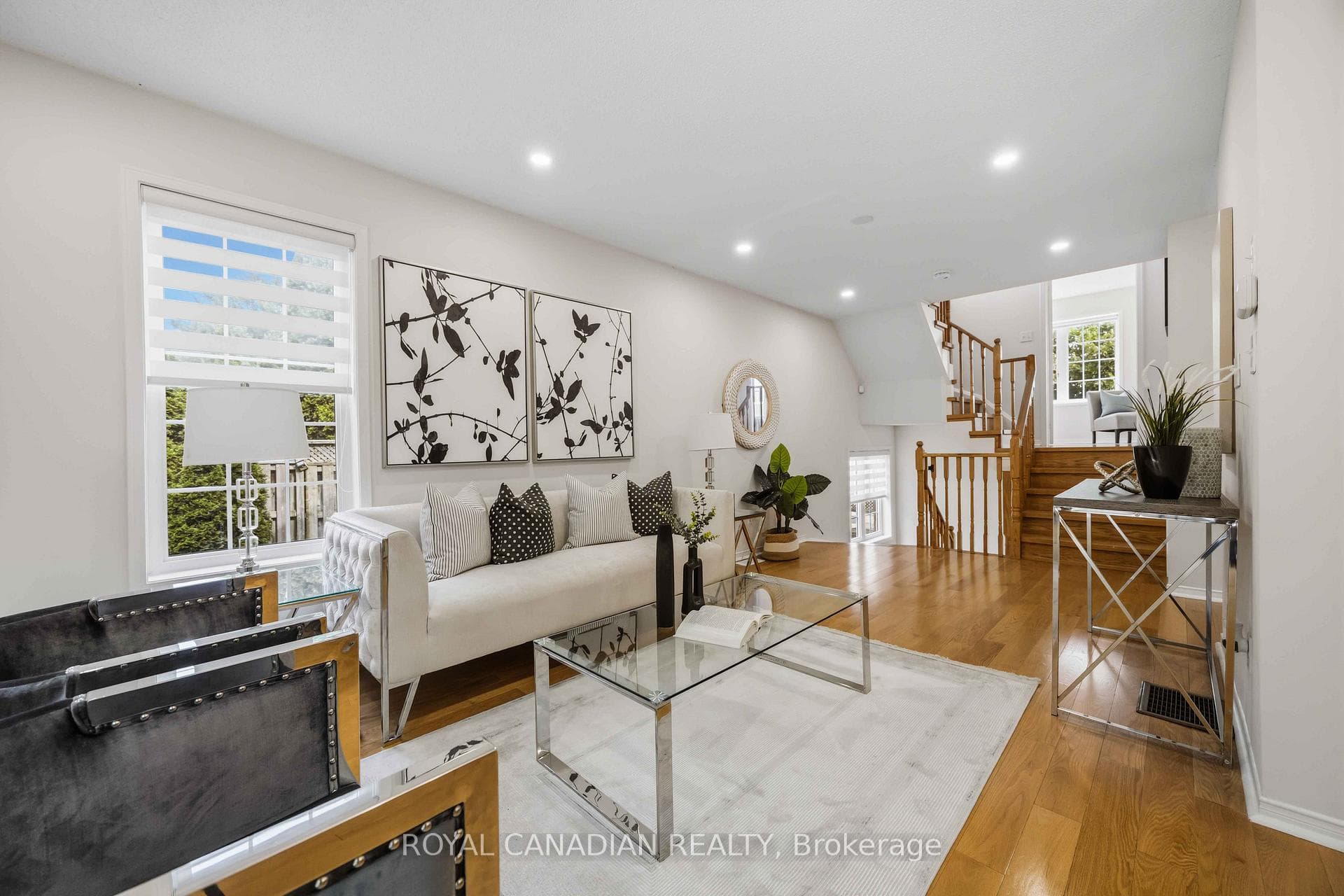 137 Stokely Crescent photo 13