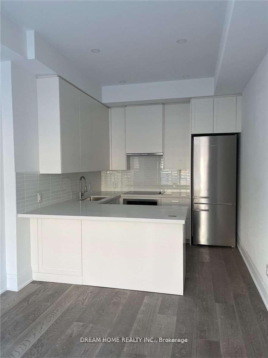 18 Greenbriar Road Unit 2 photo 3