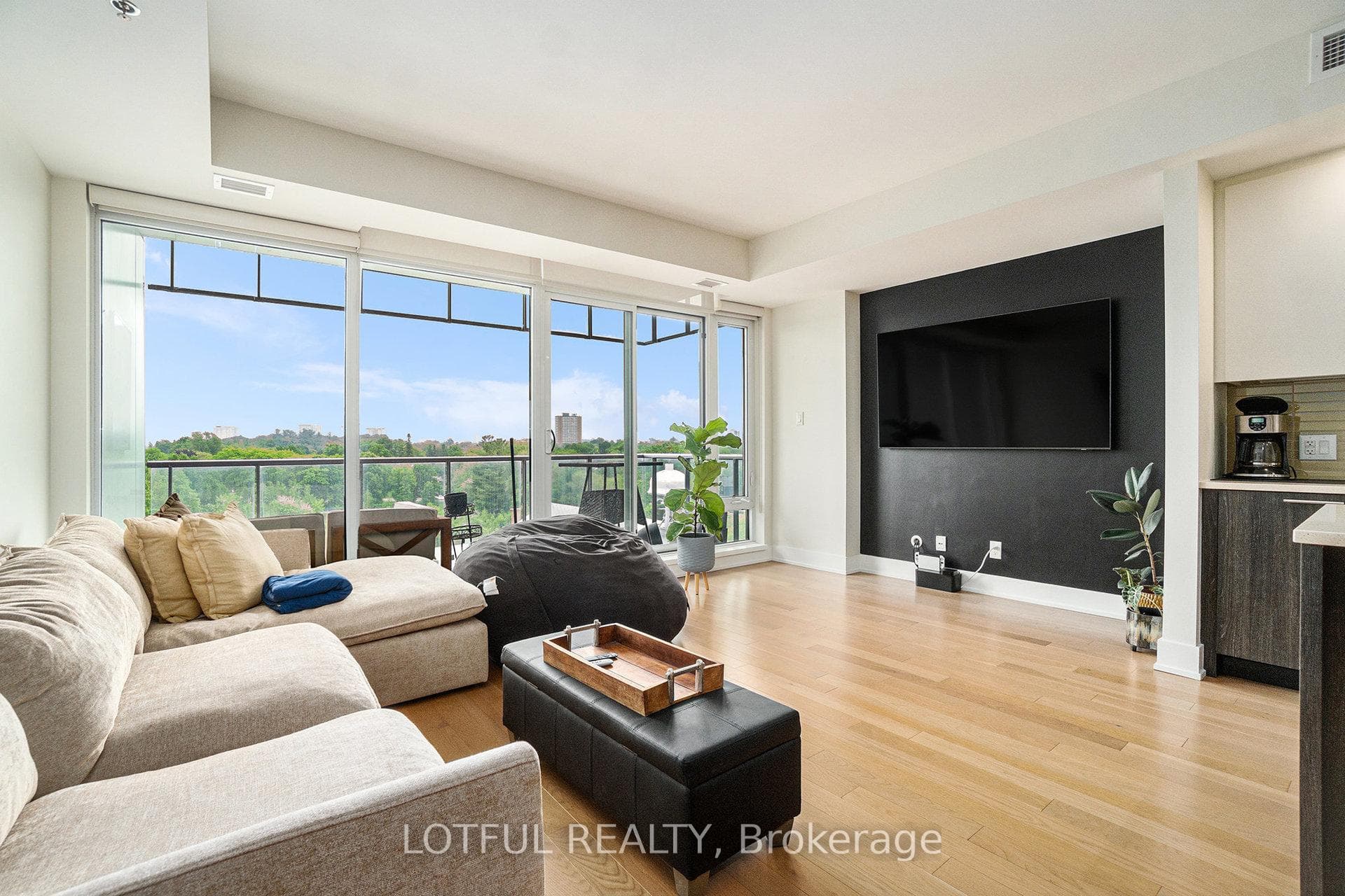 98 Richmond Road Unit 701 photo 7