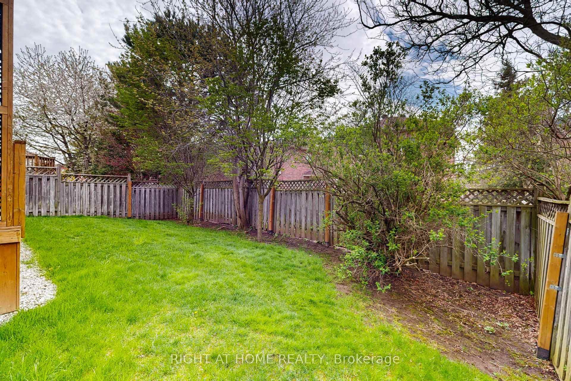 23 Tomlinson Circle photo 28