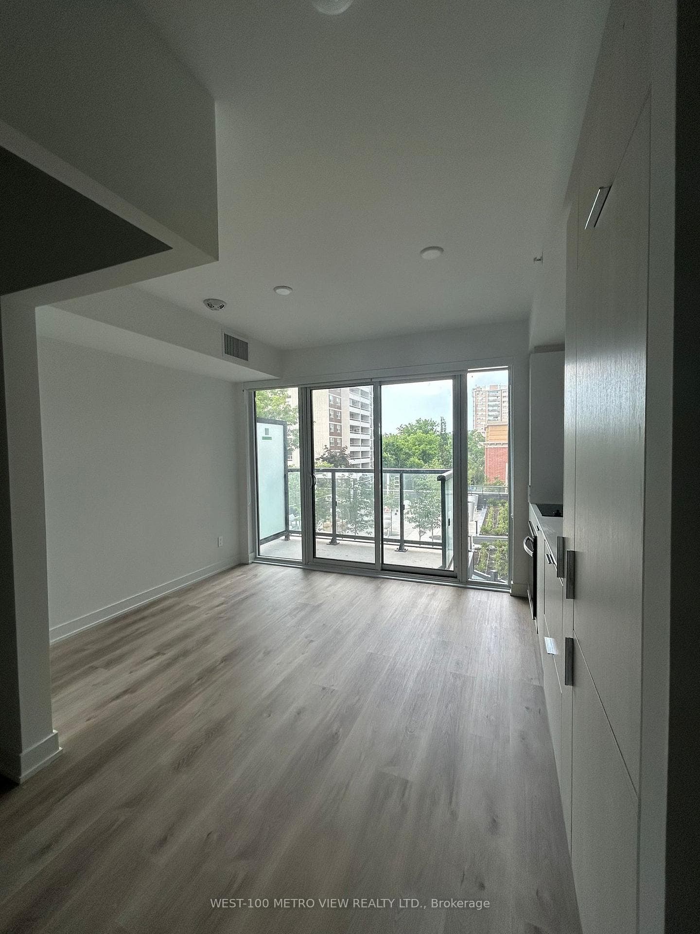 370 Martha Street Unit 312 photo 3