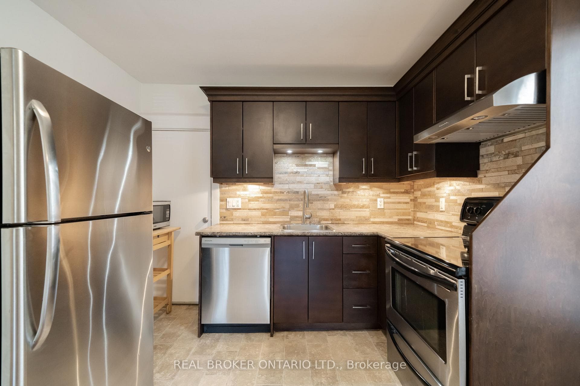 542 Glebeholme Boulevard Unit MAIN photo 11