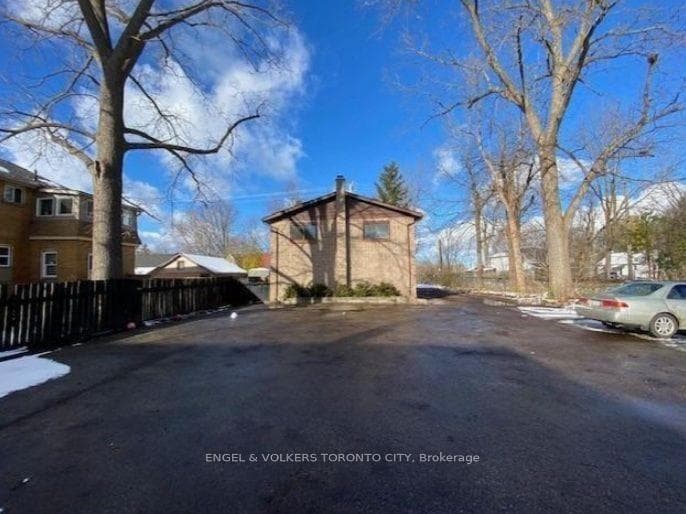 23 Queen Street Unit 1 photo 2