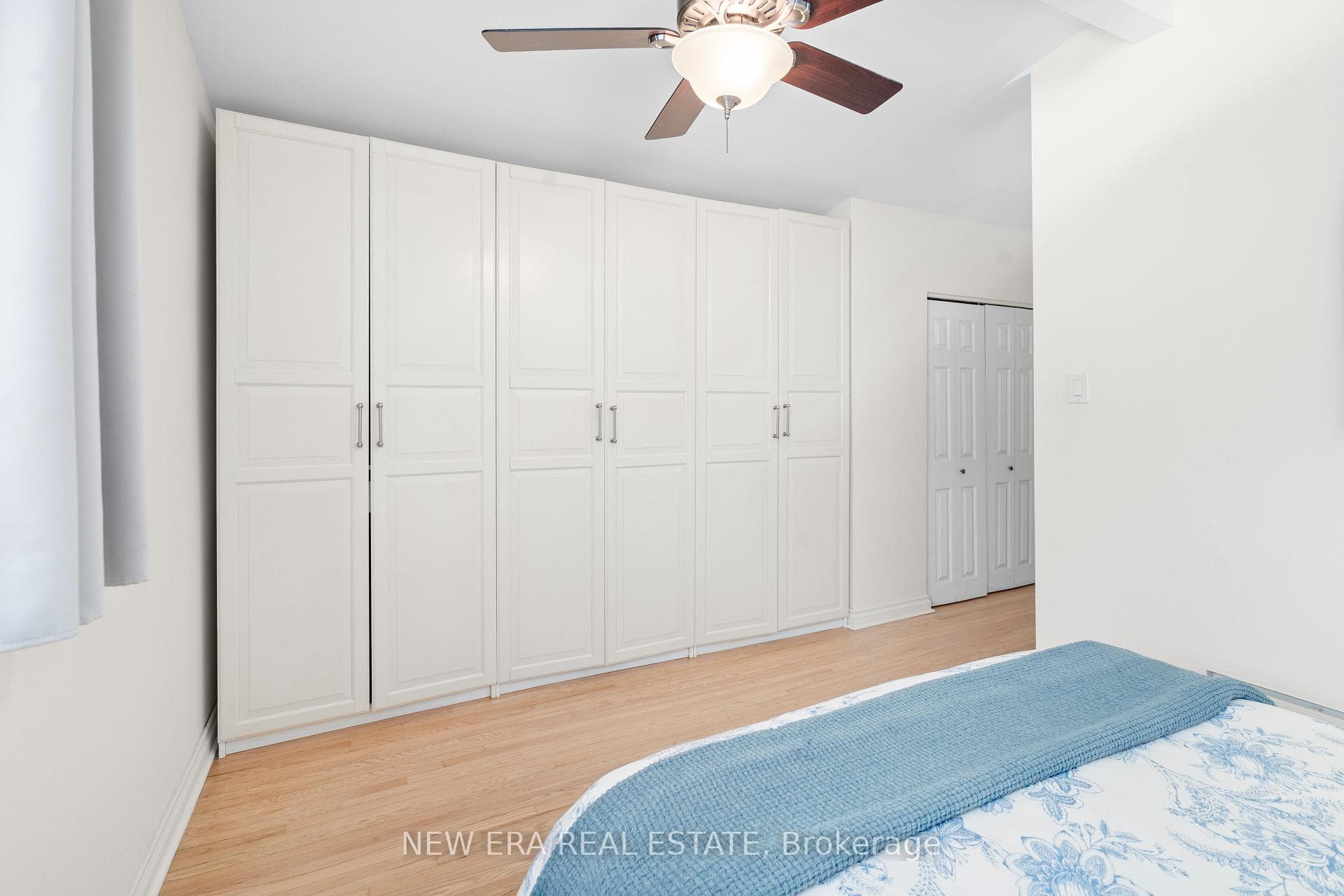 2598 Chalkwell Close photo 8
