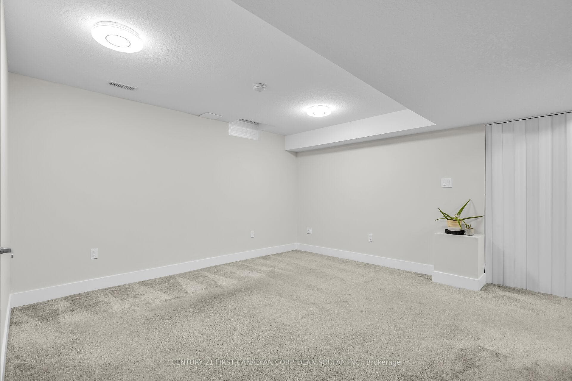 995 Kimball Crescent photo 30
