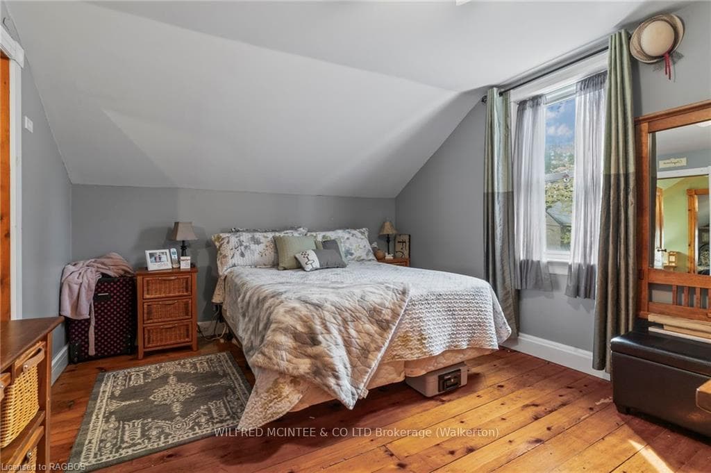 18 BROWNLEE Street photo 25