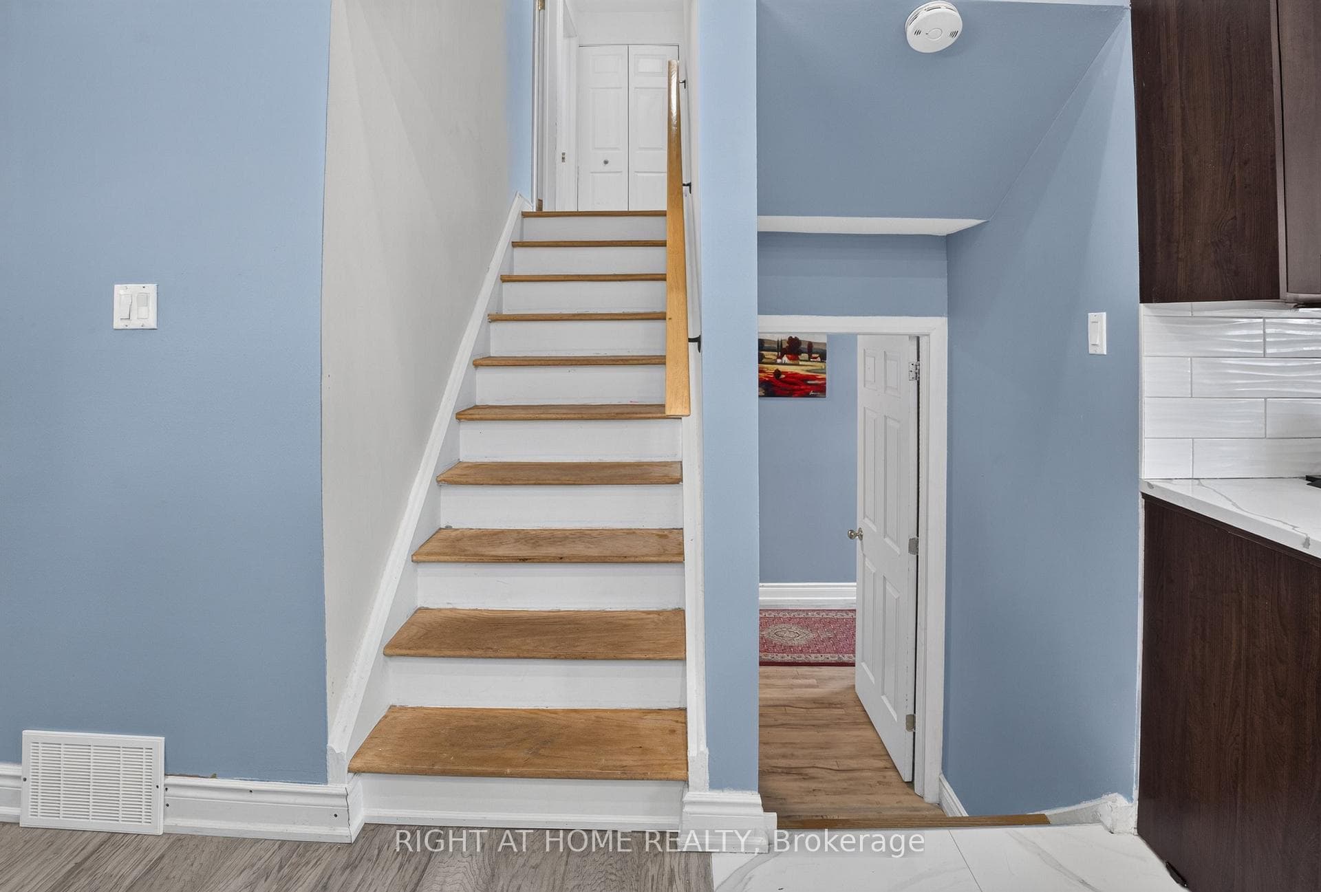 1385 Chartrand Avenue photo 14