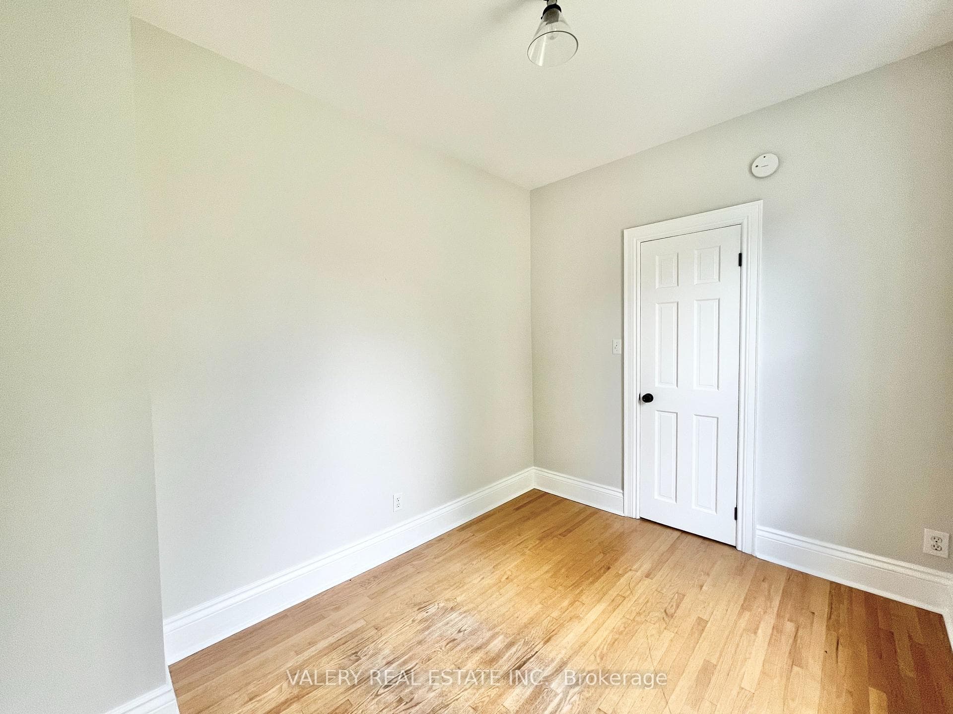 92 Nassau Street Unit Main photo 5
