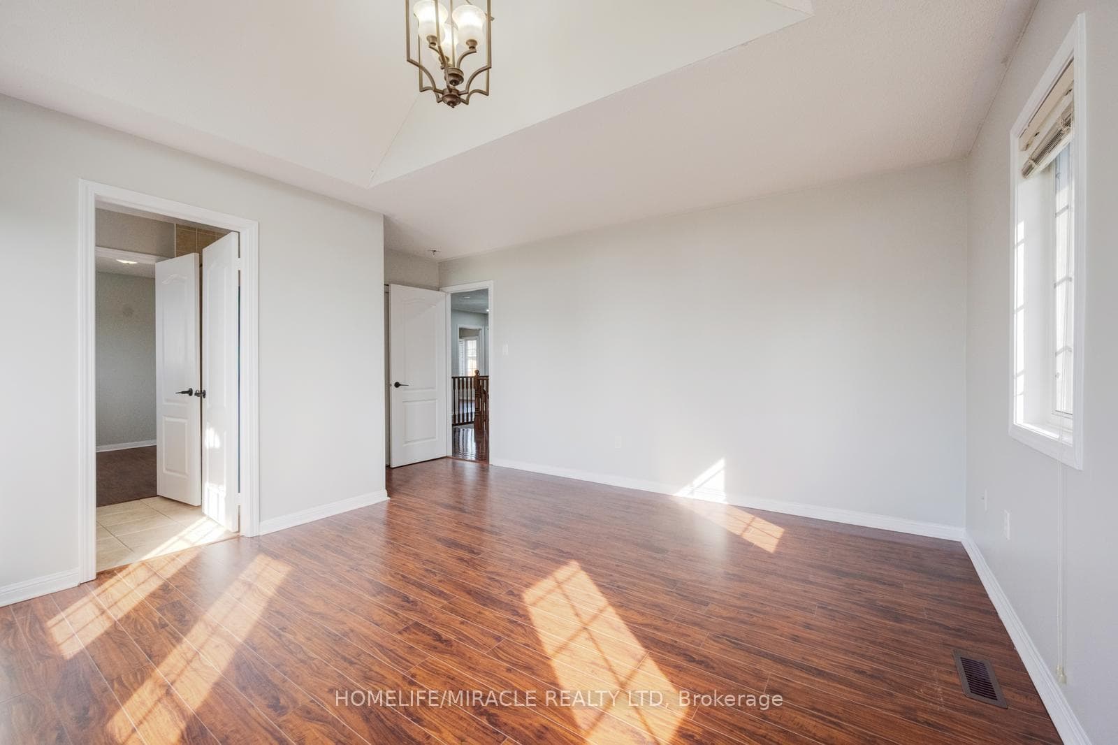 17 Latania Boulevard photo 29