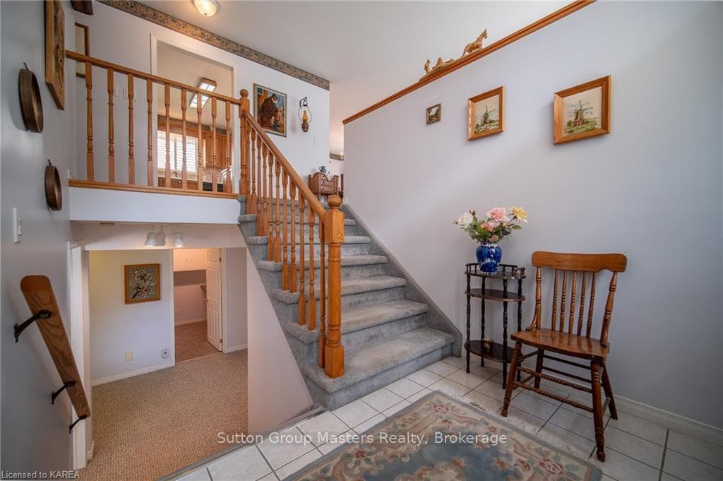 2 Forchuk Crescent photo 8