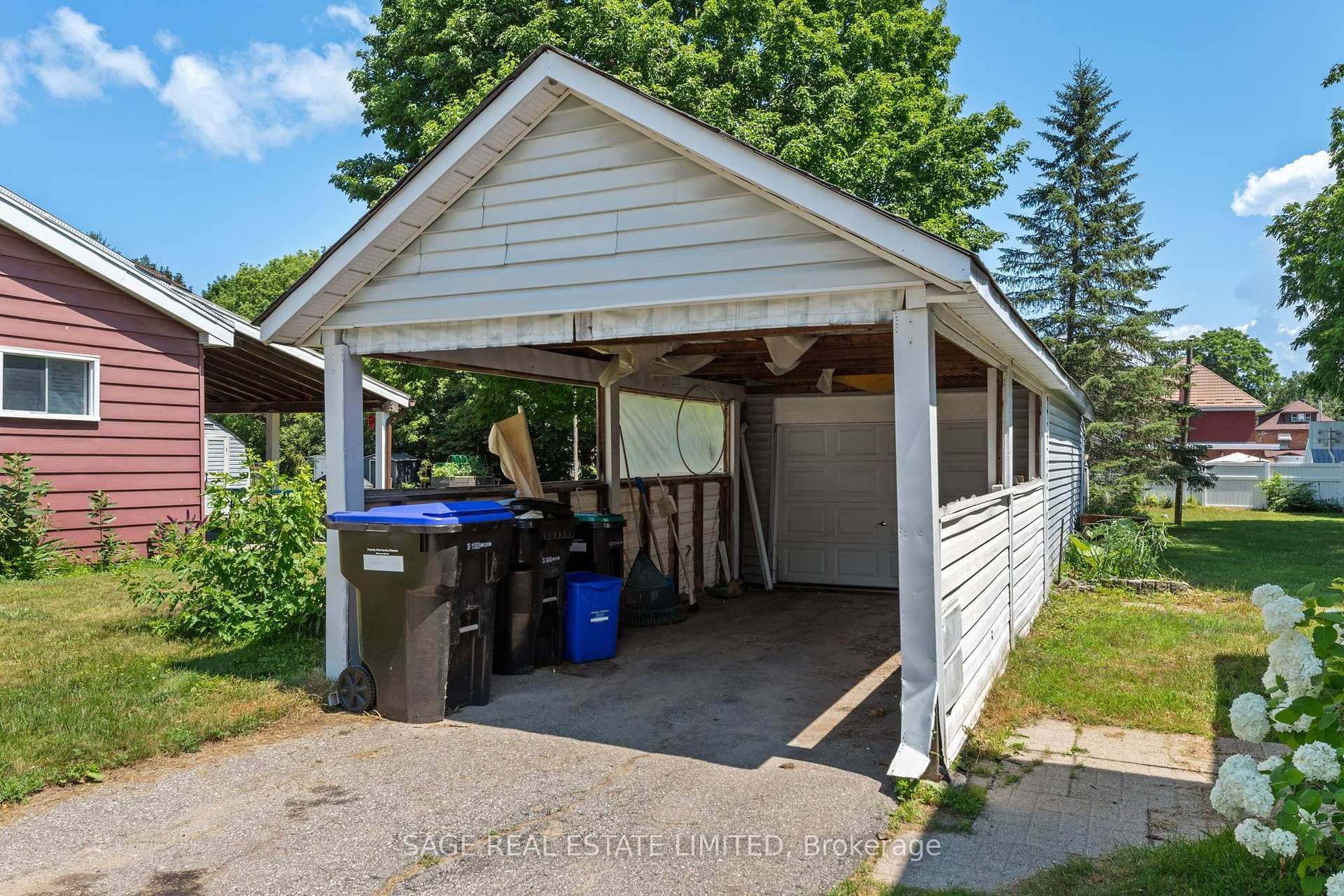 369 Queen Street photo 29