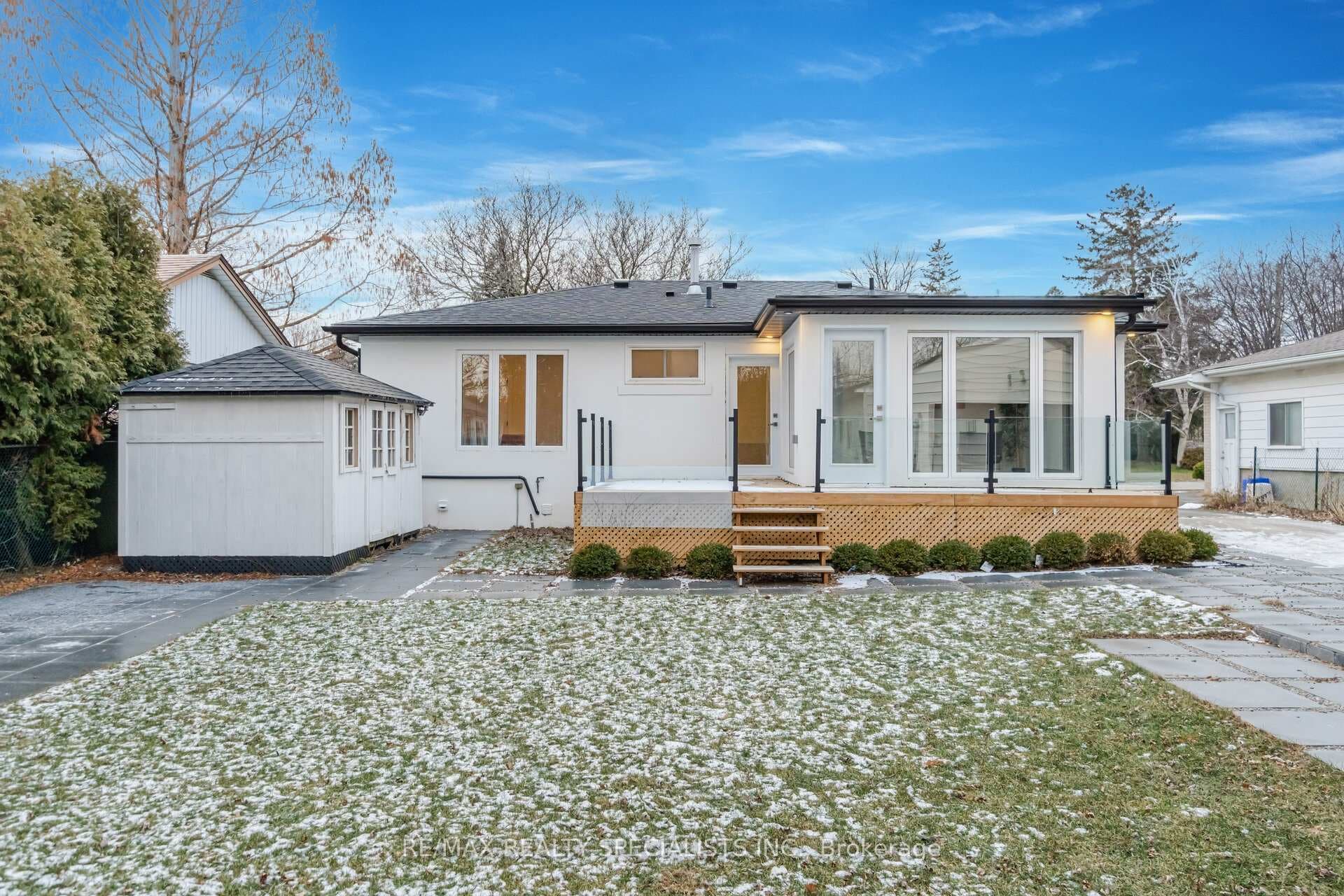 535 Sandbrook Road photo 38