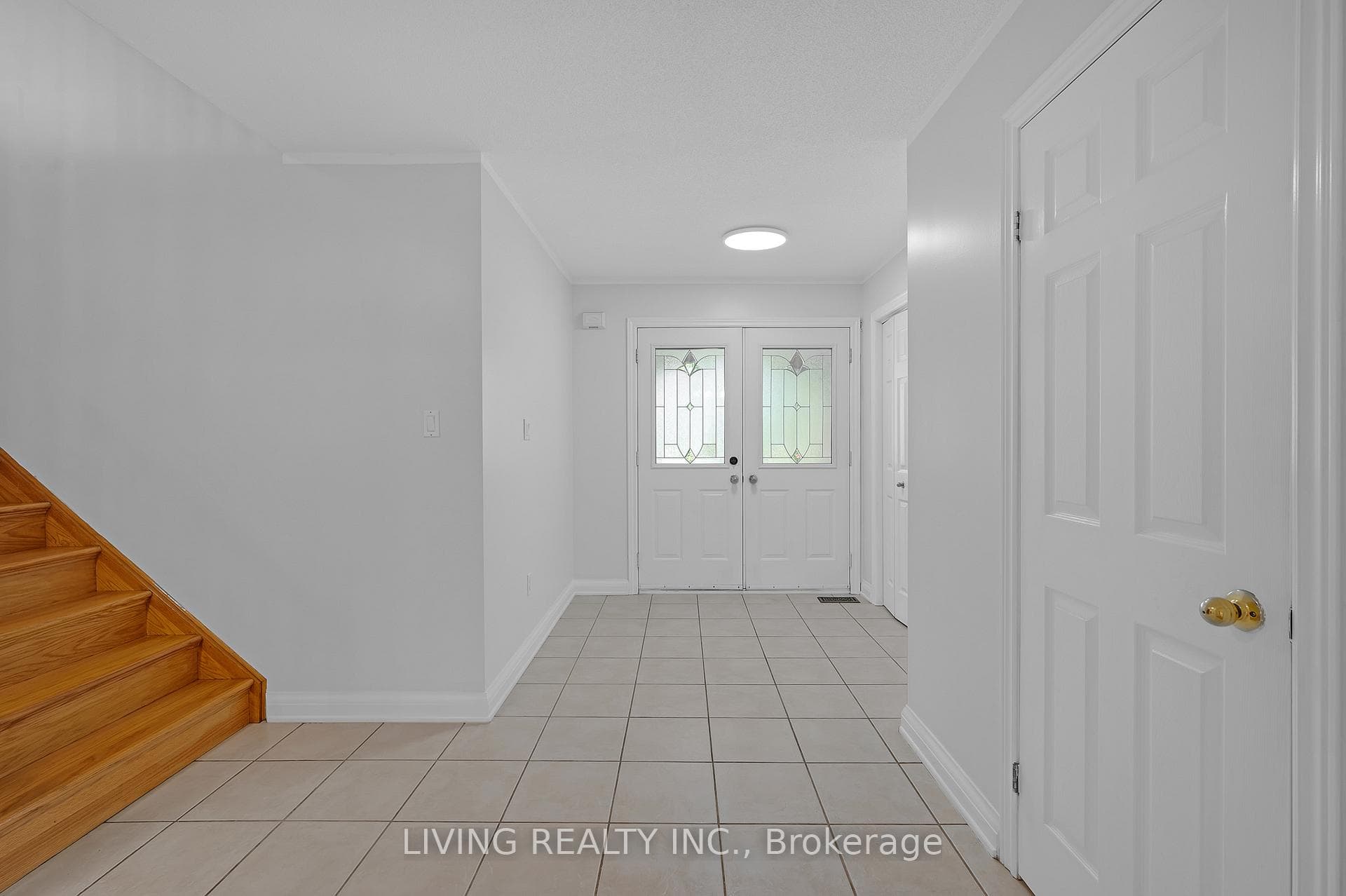 262 Jacqueline Boulevard photo 4