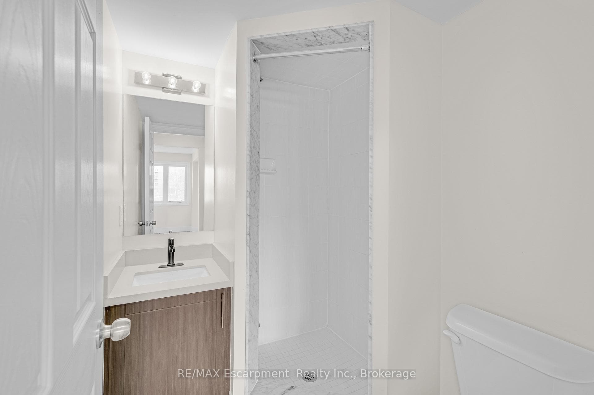 2420 Baronwood Drive Unit 3-04 photo 14