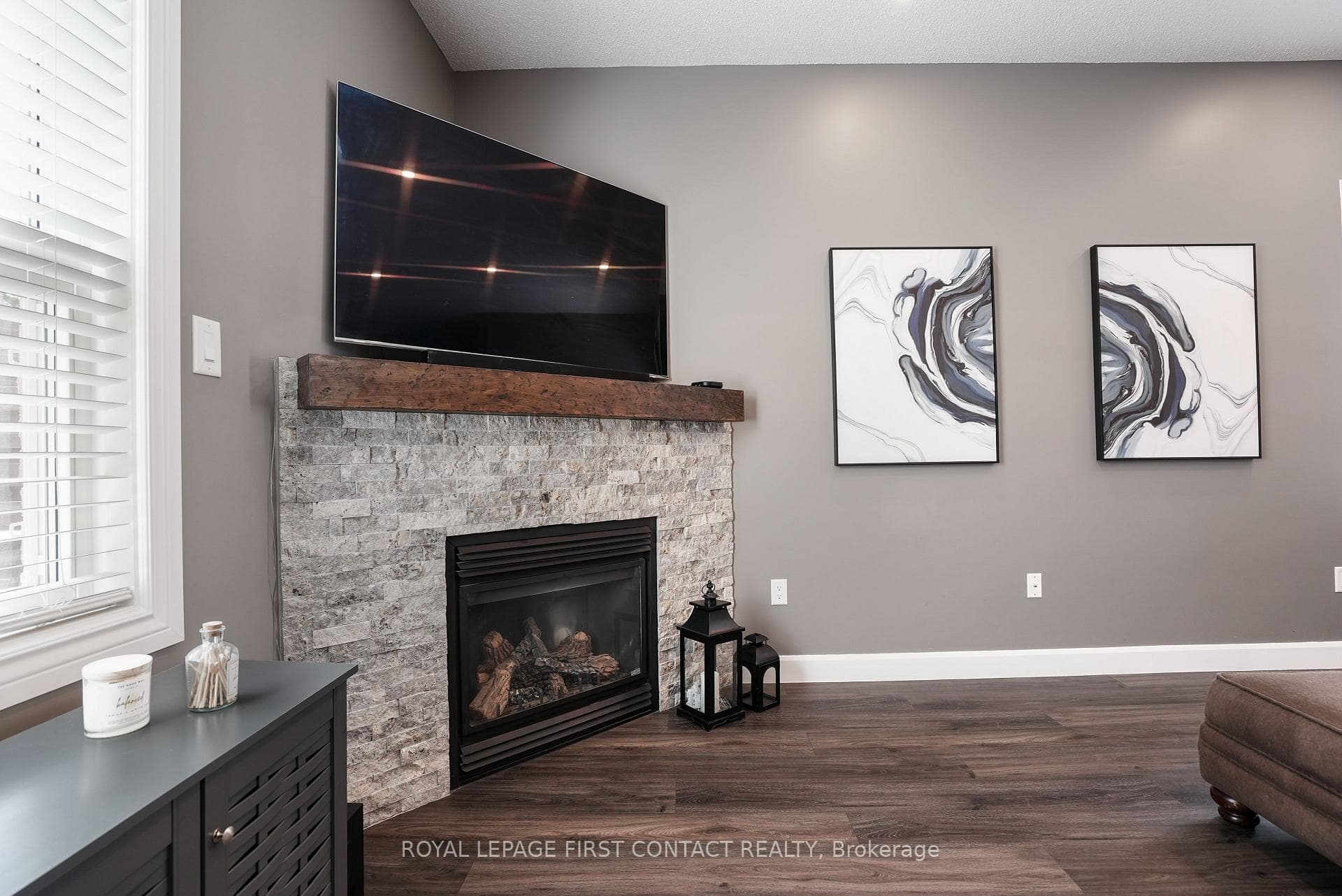 55 Joseph Crescent photo 6